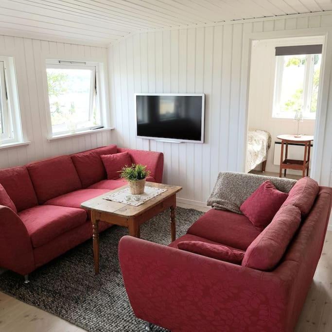Ferienwohnung Lys Og Lettstelt Leilighet Med Utsikt Over Byen Sandefjord Exterior foto